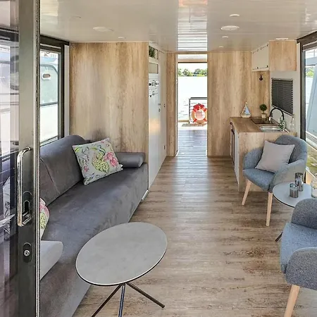Båthotell Gorgeous Ship In Havelsee Ot Kuetzkow With Kitchen